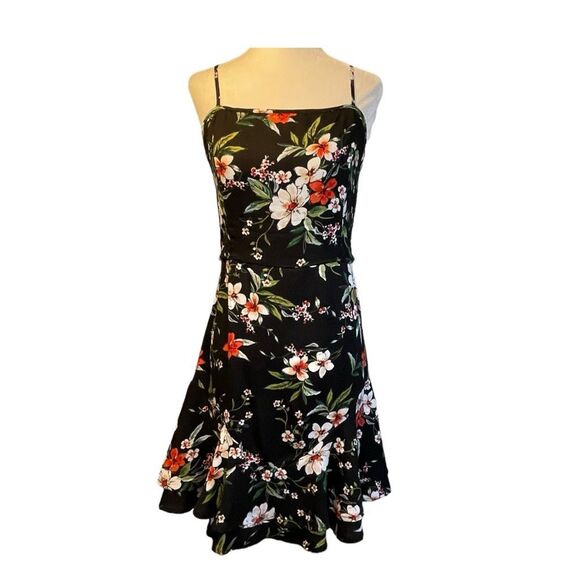Xhilaration Floral Print Mini Dress Black Red White Square Neck Strappy Ruffle M - Picture 3 of 8